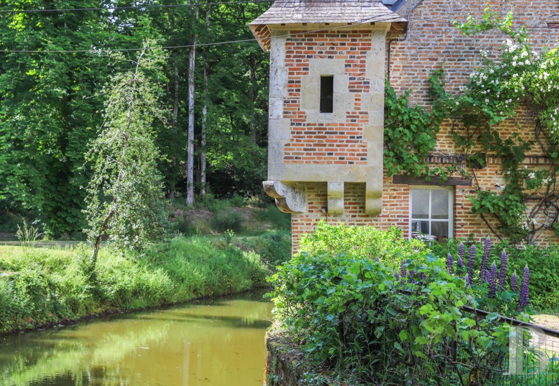 En Sologne, proche de Chambord, dans un paysage de forêts et d’étangs, l’ancien pavillon de défense d’un château du 16e siècle transformé en gîte - photo  n°18
